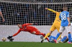 足球直播在线直播观看免费-那不勒斯险胜比利时，莱万爆发神勇的简单介绍