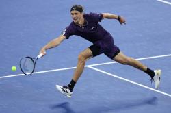 足球直播平台-关于英国网球队力克世界网球队，兹维列夫高光表现的信息